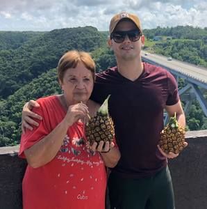 Meet your Posher, Luis rubén